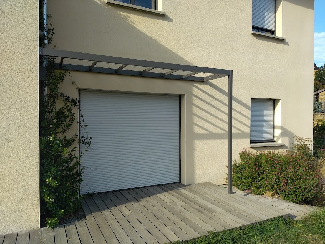 Pergola adossée à une habitation