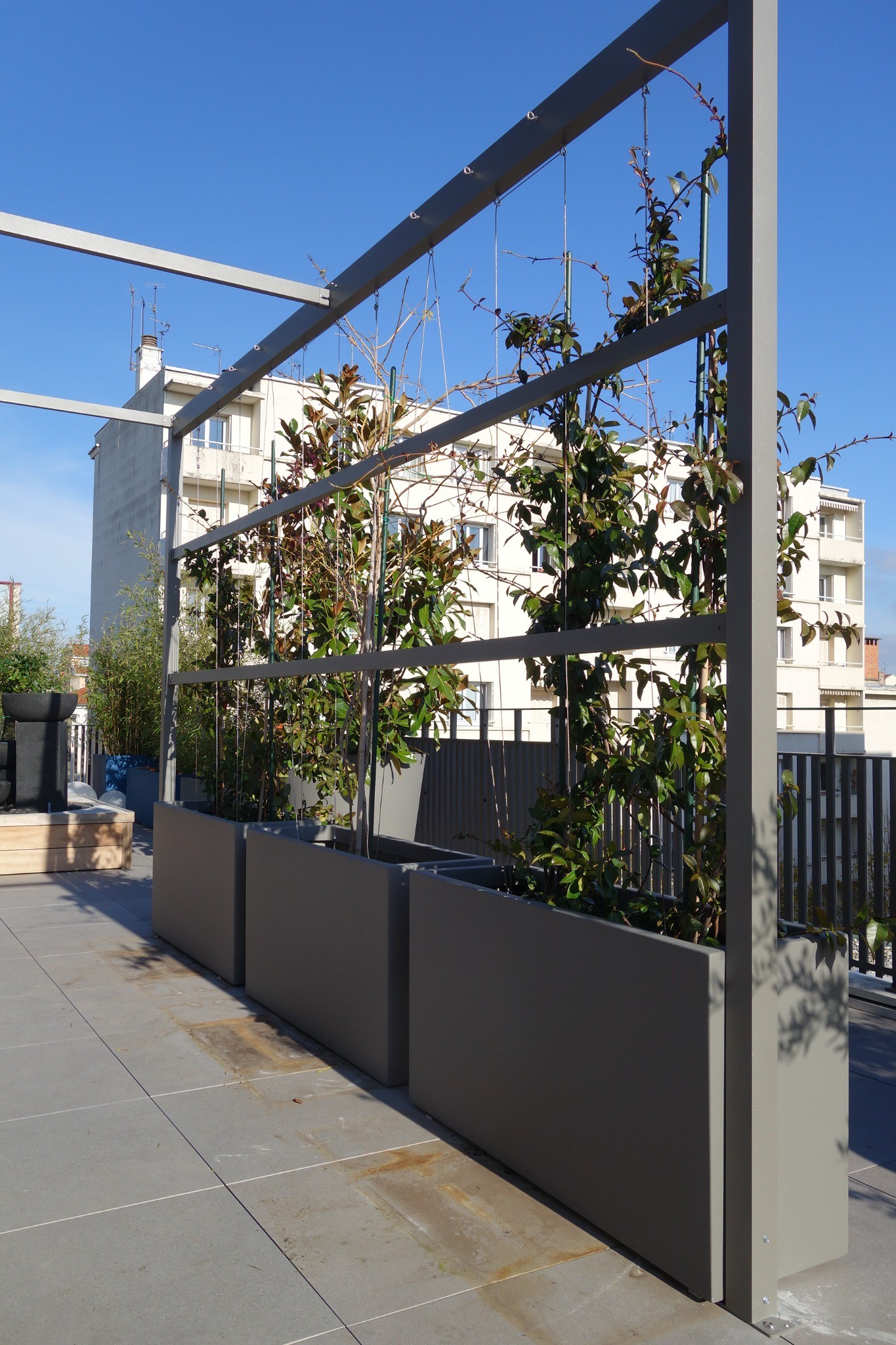 Réalisation d’une structure sur rooftop avec bacs de plantation